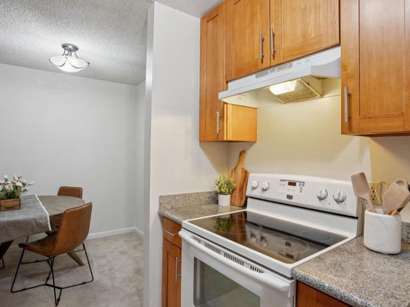357 Half Moon Lane 12, Daly City CA 94015