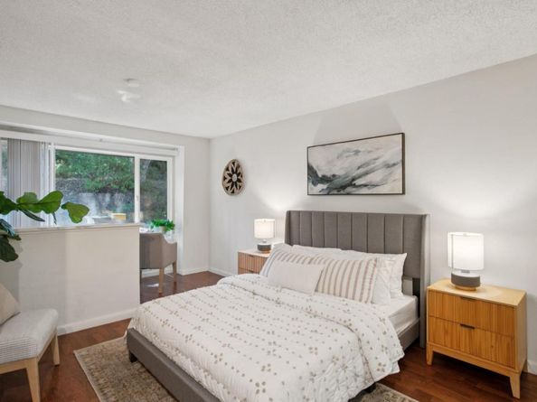 357 Half Moon Lane 12, Daly City CA 94015