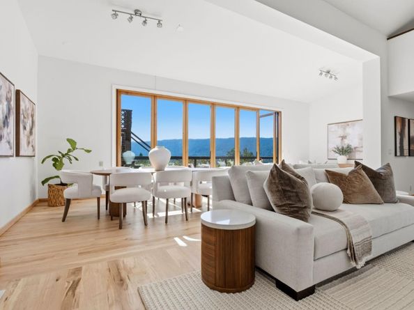 711 W California Way, Redwood City CA 94062