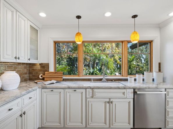 711 W California Way, Redwood City CA 94062