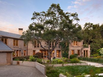 211 Winding Way