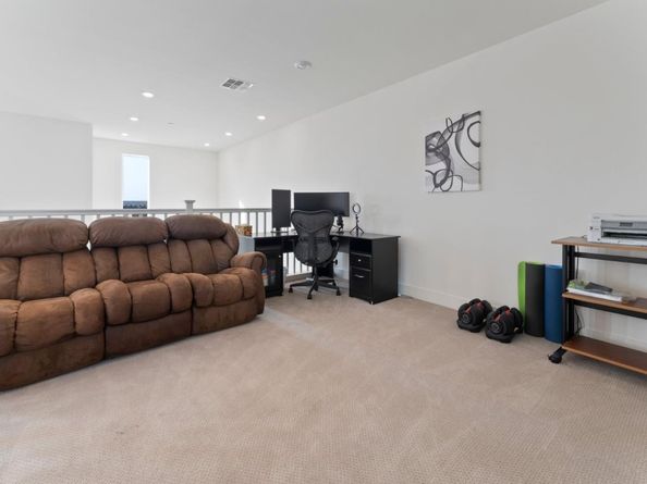 45139 Challenge Common 1001, Fremont CA 94538
