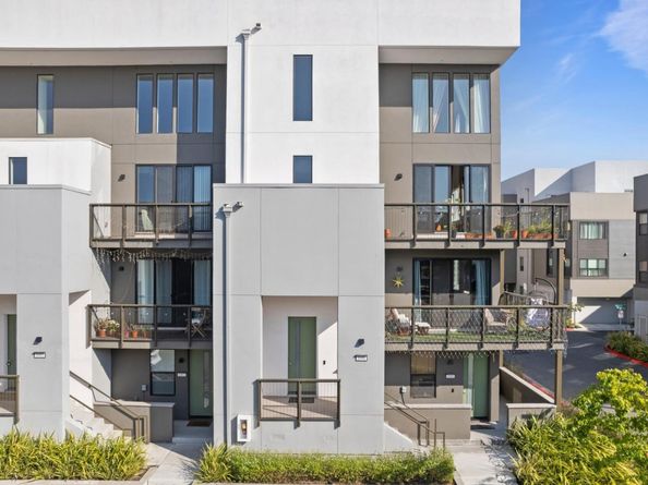45139 Challenge Common 1001, Fremont CA 94538