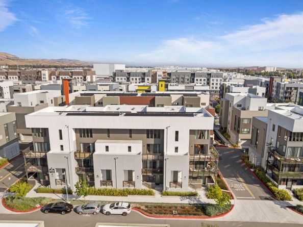 45139 Challenge Common 1001, Fremont CA 94538