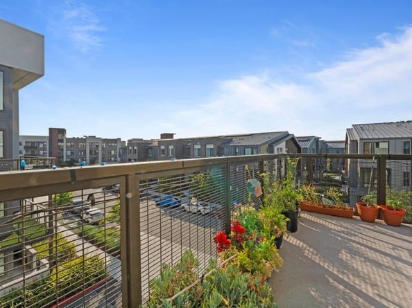 45139 Challenge Common 1001, Fremont CA 94538