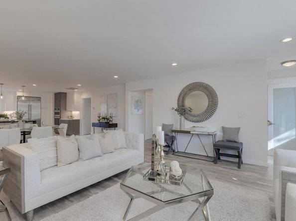 116 Daphne Way, East Palo Alto CA 94303