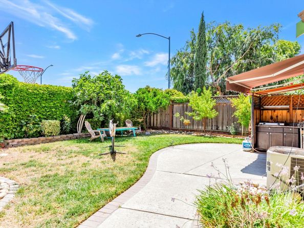 9360 Benbow Drive, Gilroy CA 95020