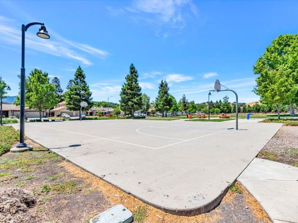 9360 Benbow Drive, Gilroy CA 95020