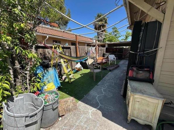 1901 W Middlefield Road, Mountain View CA 94043