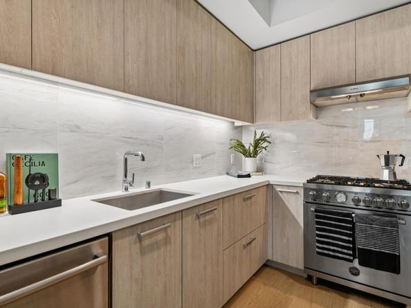 188 W St James Street 10413, San Jose CA 95110