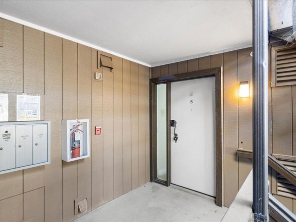 3323 La Mesa Drive 5, San Carlos CA 94070