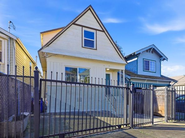 2217 E 24th Street, Oakland CA 94606