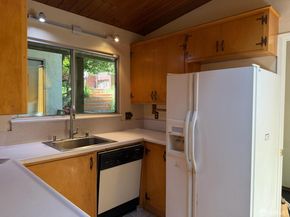 7101 Pinehaven Road, Oakland CA 94611