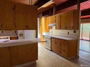 7101 Pinehaven Road, Oakland CA 94611