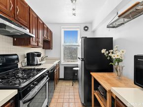 7 4th Street 3C, Stamford CT 06905