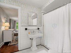 428 Laurel Road, New Canaan CT 06840