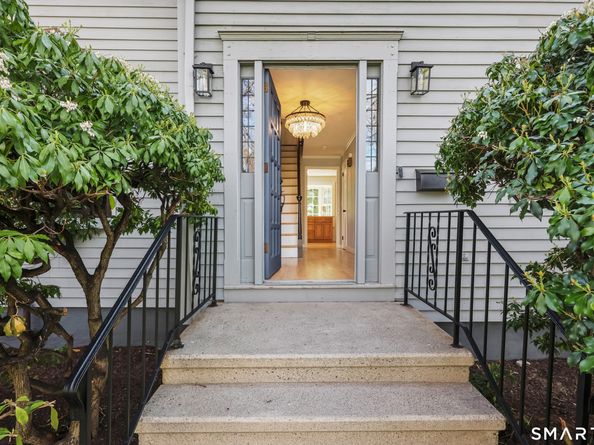 245 Sailors Lane, Bridgeport CT 06605