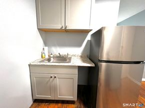 124 Woodside Green 1D, Stamford CT 06905