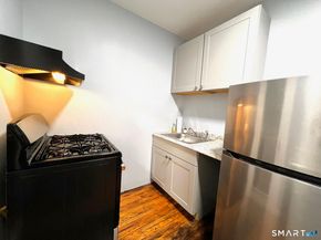 124 Woodside Green 1D, Stamford CT 06905