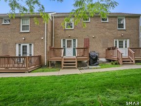 240 Sunnyridge Avenue APT 63, Fairfield CT 06824