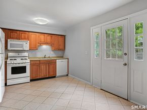 240 Sunnyridge Avenue APT 63, Fairfield CT 06824