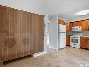 240 Sunnyridge Avenue APT 63, Fairfield CT 06824