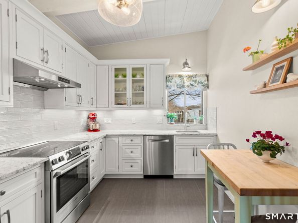 11 Ledgebrook Drive 11, Norwalk CT 06854