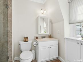 205 Main Street 33, New Canaan CT 06840