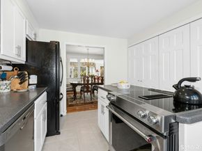 205 Main Street 33, New Canaan CT 06840