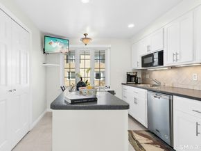 205 Main Street 33, New Canaan CT 06840