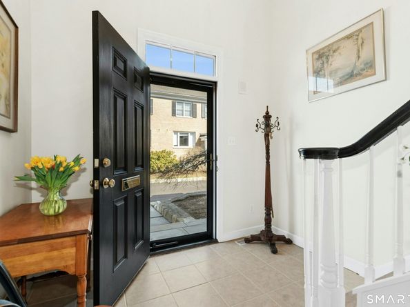 205 Main Street 33, New Canaan CT 06840