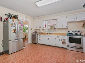 877 White Plains Road, Trumbull CT 06611