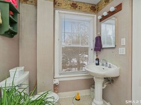 877 White Plains Road, Trumbull CT 06611