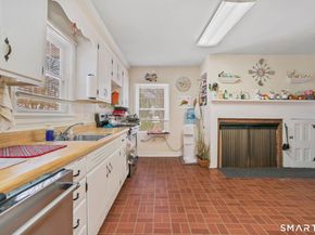 877 White Plains Road, Trumbull CT 06611