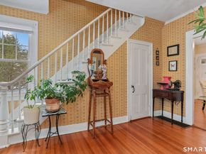 877 White Plains Road, Trumbull CT 06611