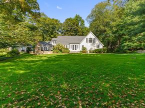 758 Smith Ridge Road, New Canaan CT 06840