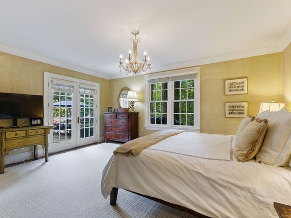 758 Smith Ridge Road, New Canaan CT 06840