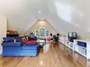 758 Smith Ridge Road, New Canaan CT 06840