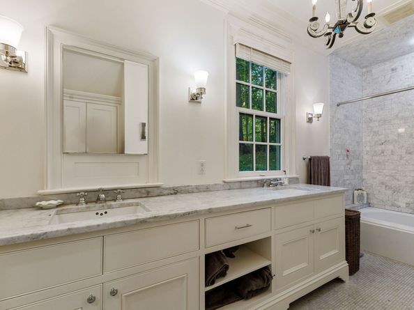 758 Smith Ridge Road, New Canaan CT 06840