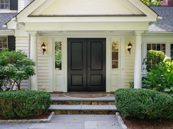 758 Smith Ridge Road, New Canaan CT 06840