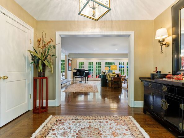 758 Smith Ridge Road, New Canaan CT 06840