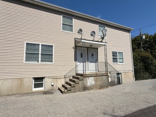 31 Waterbury Avenue, Stamford CT 06902