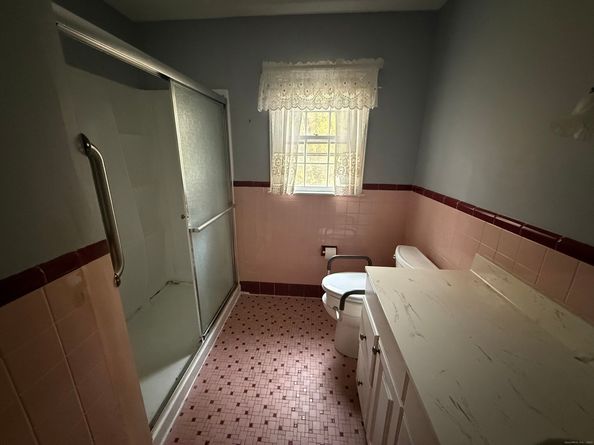 8 Nelson Place, Fairfield CT 06825