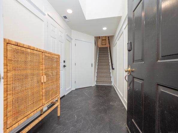 Undisclosed Address #24123884, Darien CT 06820