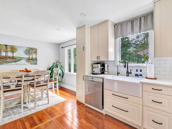 4874 Madison Avenue, Trumbull CT 06611