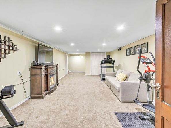 4874 Madison Avenue, Trumbull CT 06611