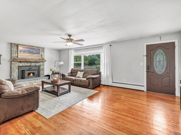 4874 Madison Avenue, Trumbull CT 06611