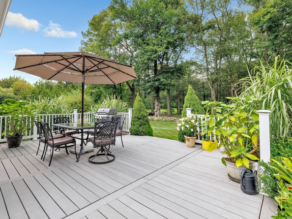 4874 Madison Avenue, Trumbull CT 06611