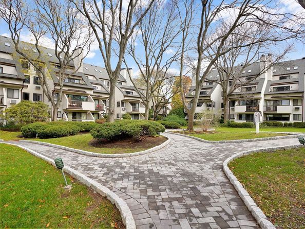 79 Harbor Drive 306, Stamford CT 06902