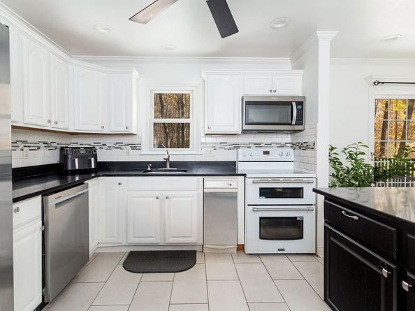 35 Mendes Road, Danbury CT 06811